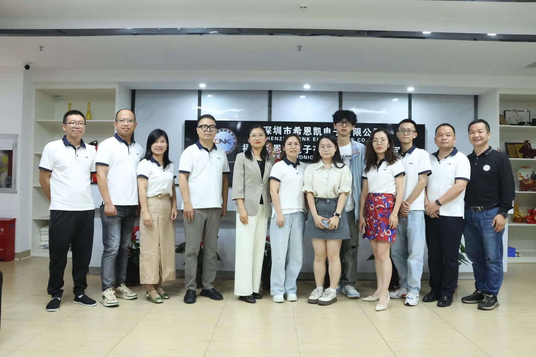 Shenzhen Technology University at CNK Electronics Forge Mga Bagong Landas sa LCD Export Digital Marketing